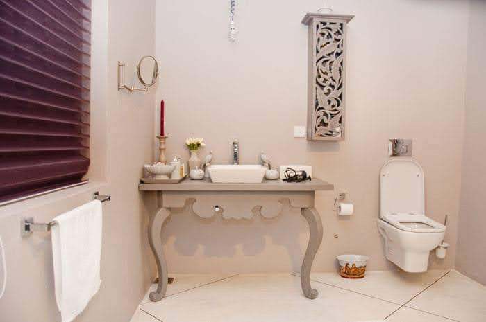Contemporary bathroom with premium fittings